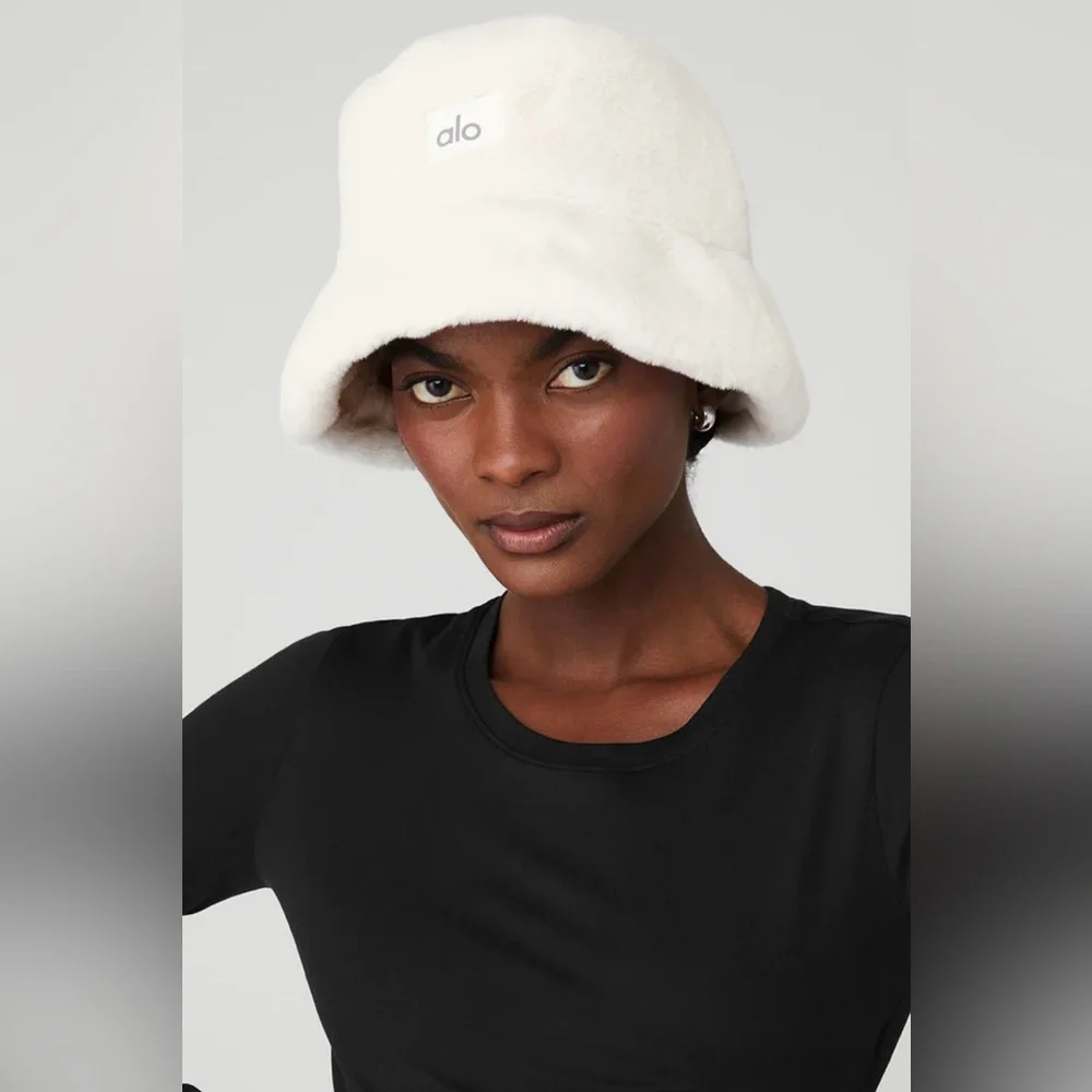 Alo NWT Faux Fur Bucket Hat Ivory Size S M - Picture 2 of 11